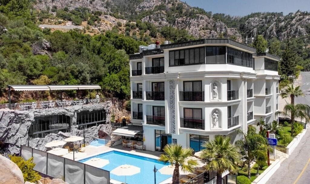 Отель Amossia Elite Hotel 3*