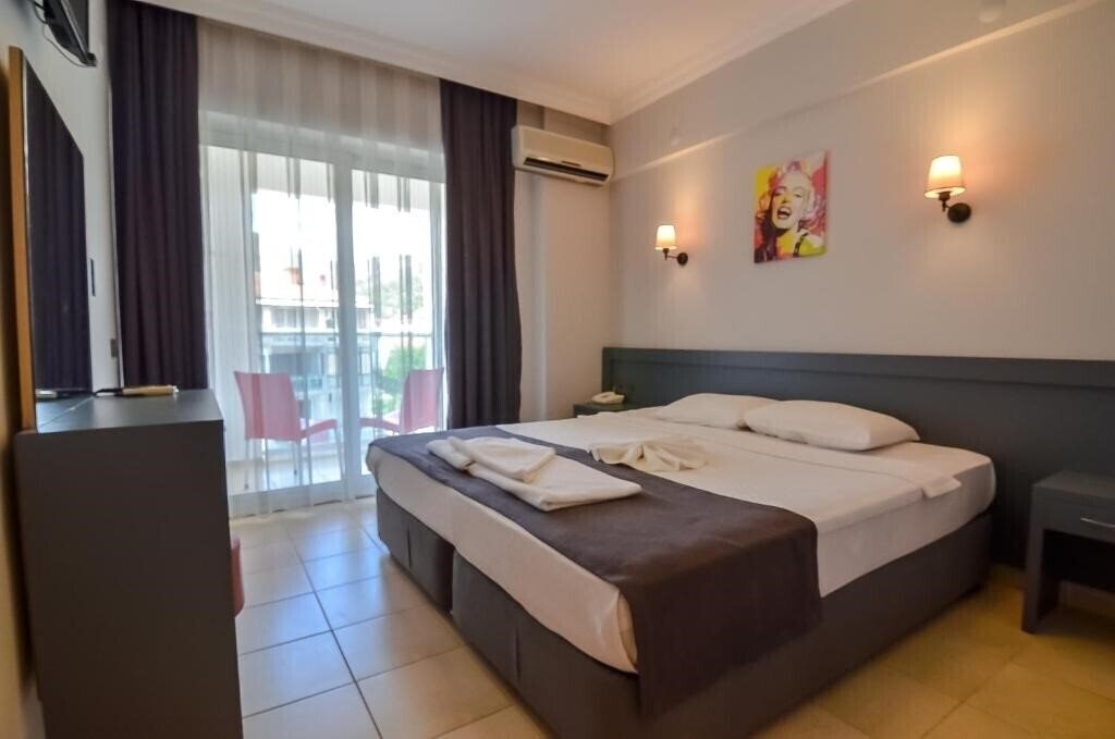 Berry Bella Hotel 3* суреті