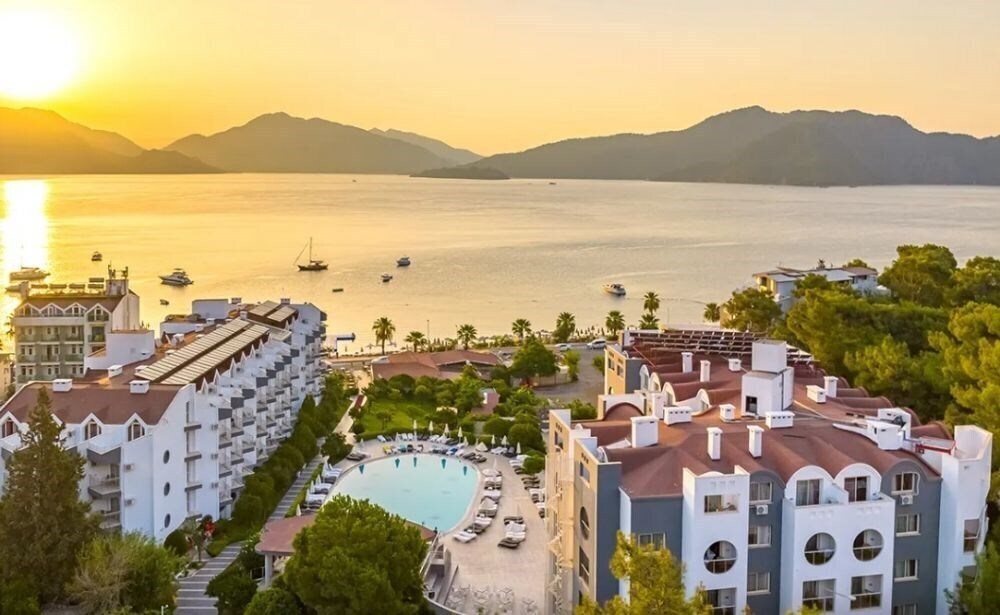 Caprice Beach Hotel (ex. Luna Beach Deluxe Hotel ) 4* қонақ үйі