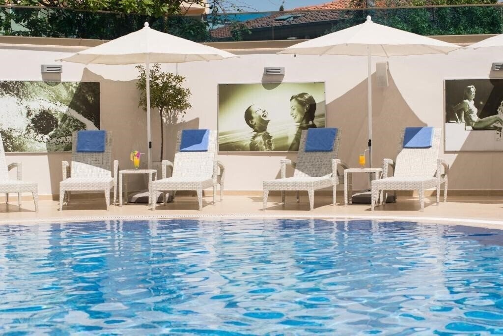 Aurasia Deluxe Hotel (ex. Aurasia Design, JDW Design Hotel, JDW Luxury Dizayn Hotel, Jan de Witt Hotel) 3* суреті