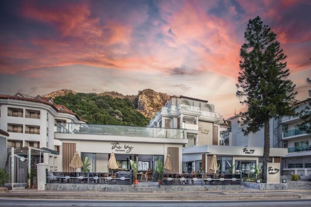 Фото The Ivy Suites (ex. The Ivy Suites Luxury, Melita Apart Hotel) 4*