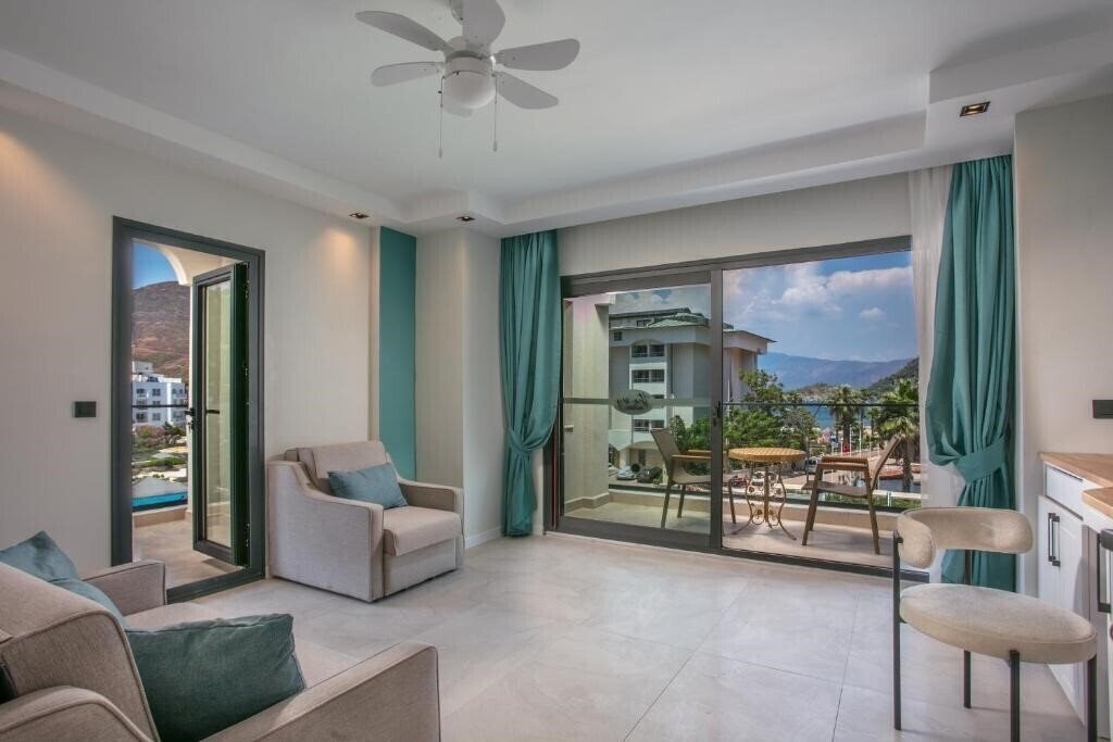 Фотография The Ivy Suites (ex. The Ivy Suites Luxury, Melita Apart Hotel) 4*