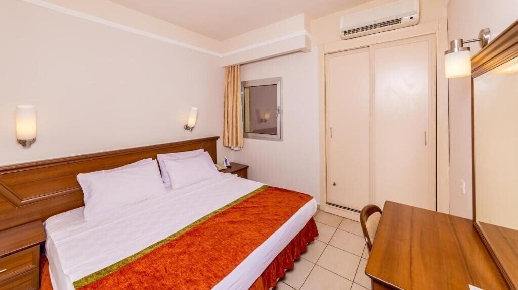 Фотография Julian Forest Suites 4*