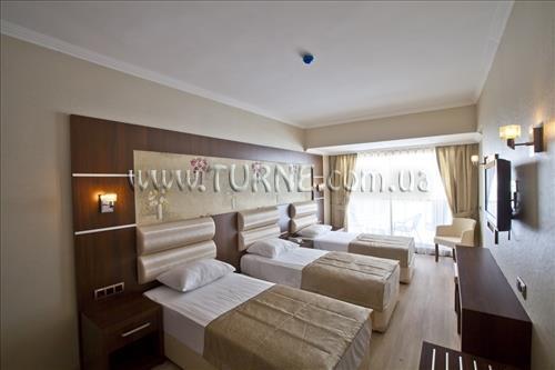 Отель Malibu Beach Hotel 3*