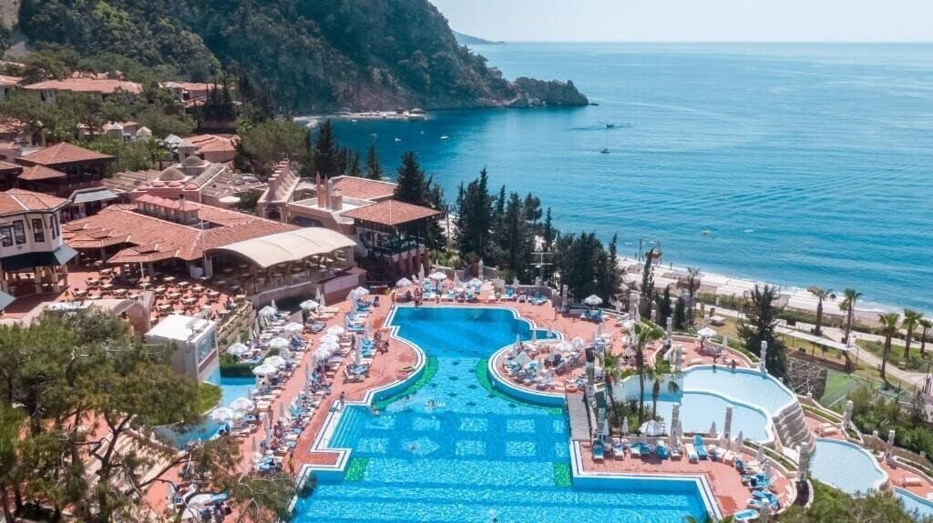 Отель Liberty Hotels Lykia Family (ex. Liberty Hotels Lykia World, Lykia Oludeniz Village) 5*