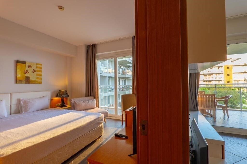 Картинка Karya Family Resort Hotel (ex. Maxima Paradise Resort, Maxima Paradise Hotel, Paradise Resort Ozdere) 4*