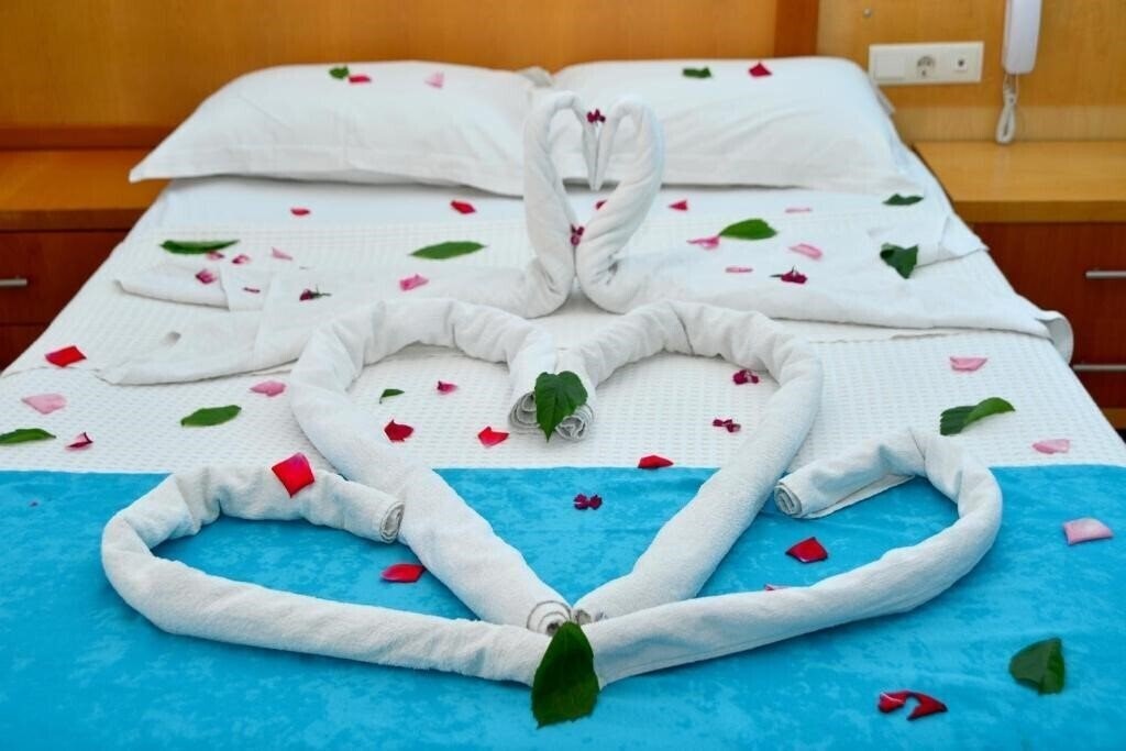 Фото Temple Side Hotel 3*