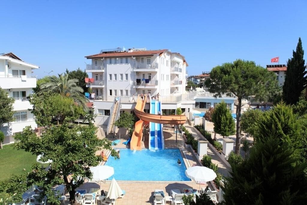 Cats Garden Hotel 3* суреті