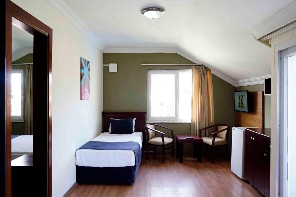 Фото Sunlight Garden Hotel 3*