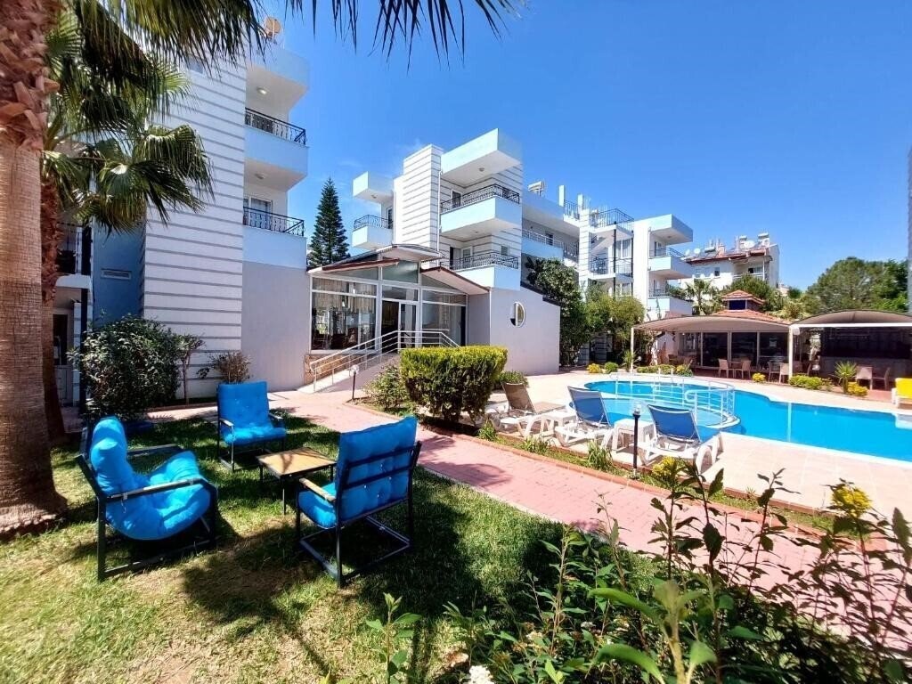 Summer Rose Side 3* фотосуреті