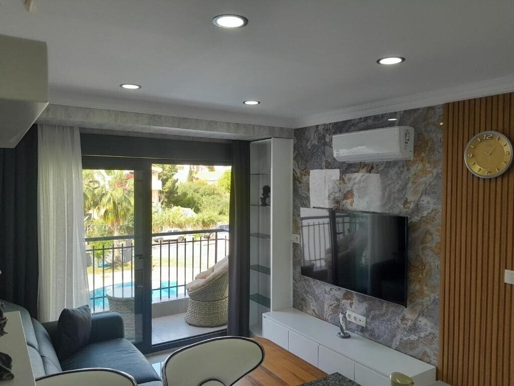 Изображение Side by Lotus (ex. Mediterranean Garden Apart Hotel) 3*