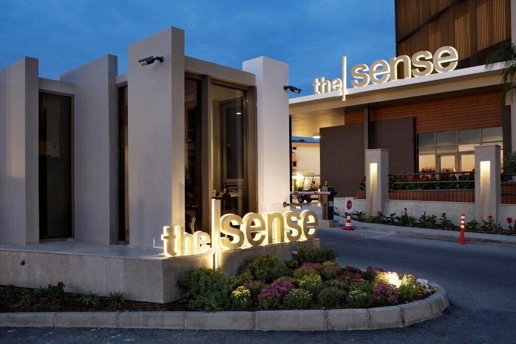 The Sense Deluxe 5* суреті