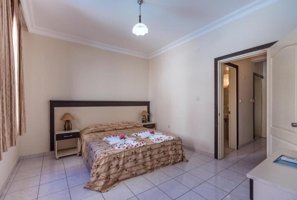 Helios Hotel 3* суреті