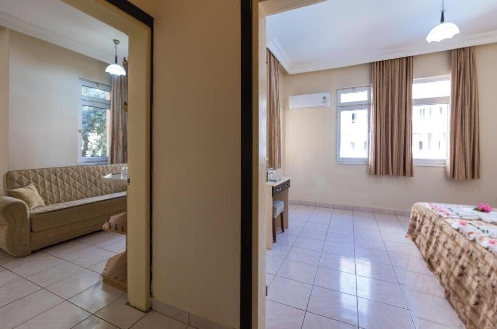 Helios Hotel 3* суреті