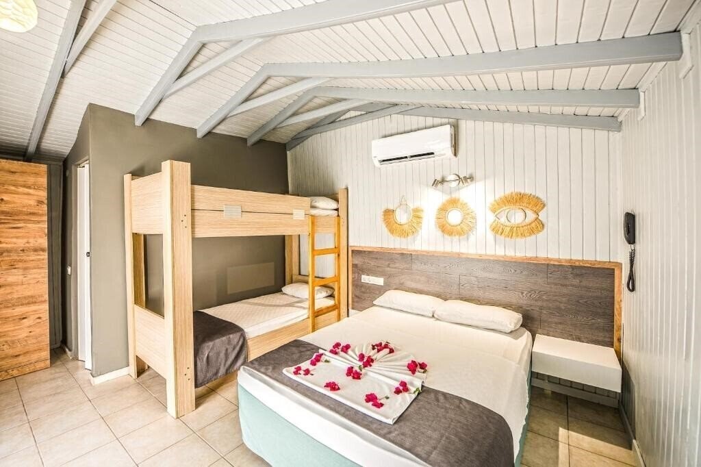 Фото Leda Beach Hotel 3*