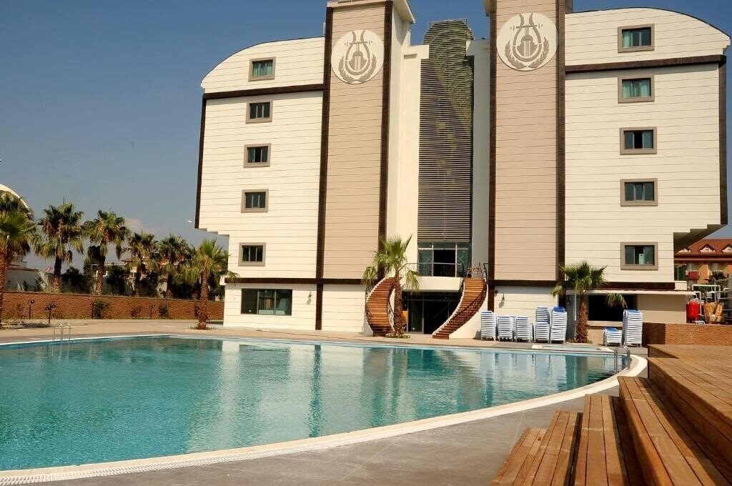 Отель Orfeus Queen SPA 4*