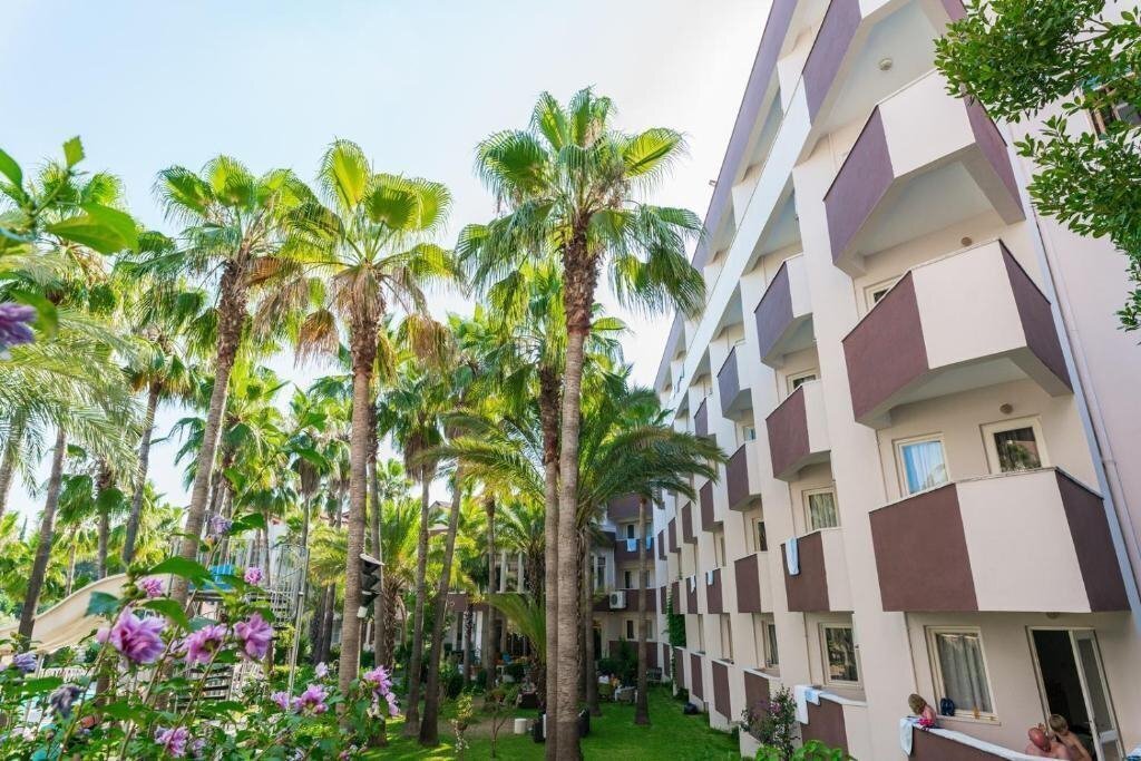 Изображение Nergos Garden 4*