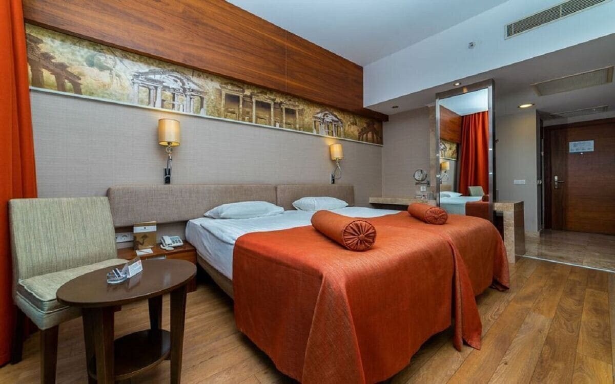 Изображение Commodore Elite Suites & SPA 5*