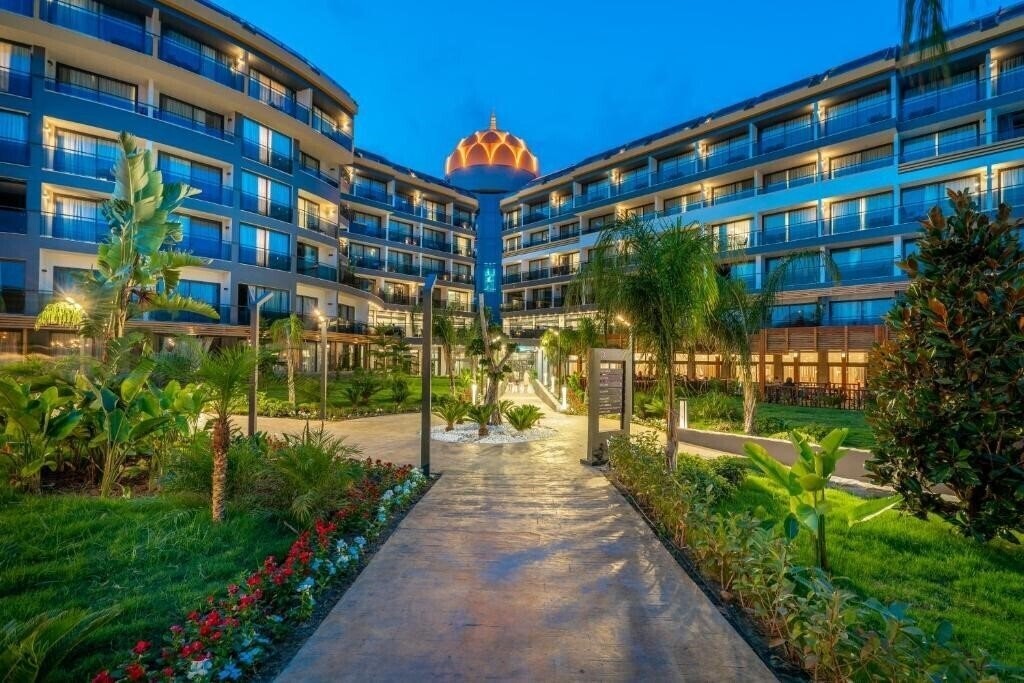 Фото Arnor De Luxe Hotel & SPA 5*