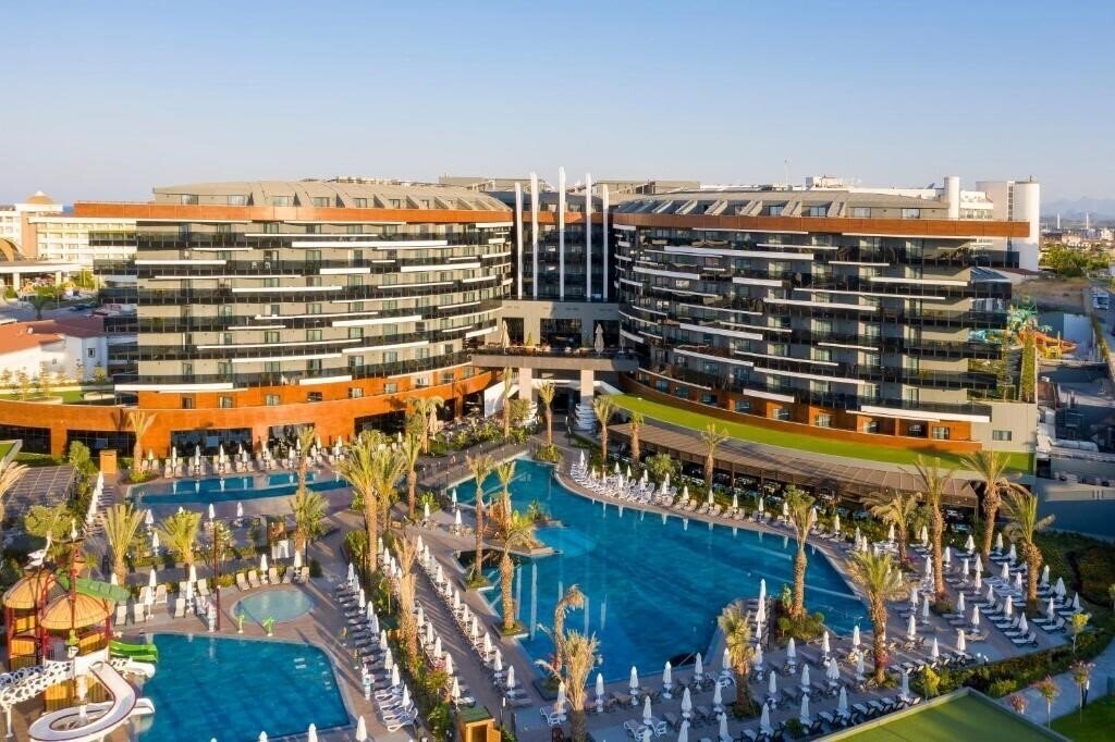 Kirman Hotels Calyptus Resort & SPA 5* қонақ үйі