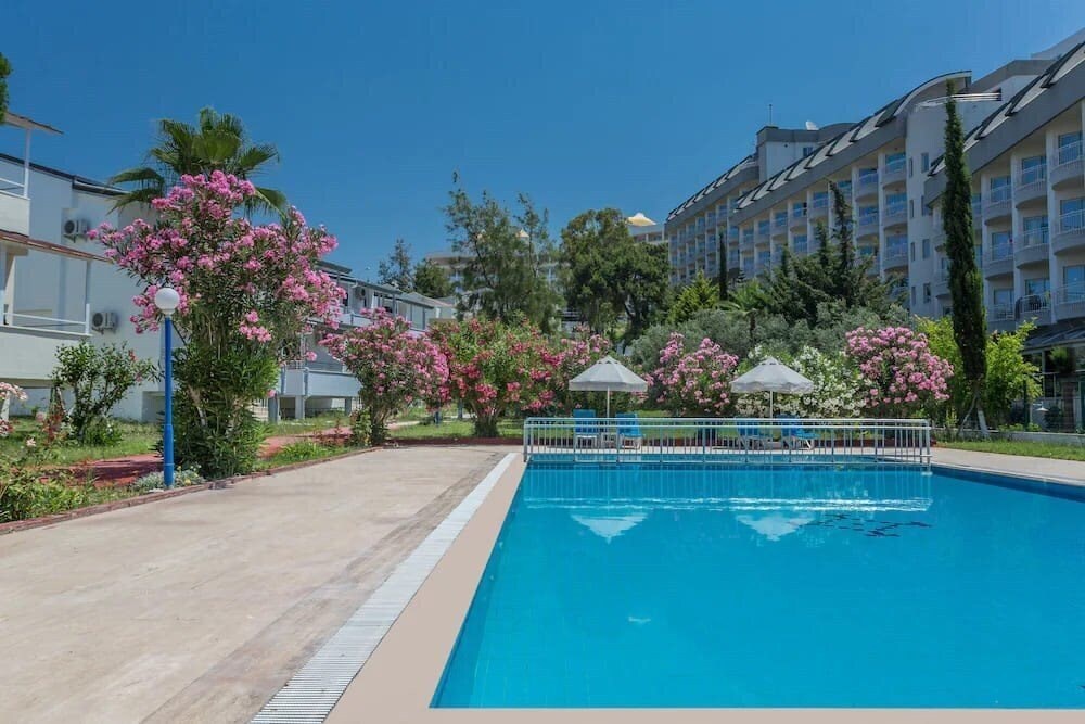 Heavens Beach Apart 3* суреті