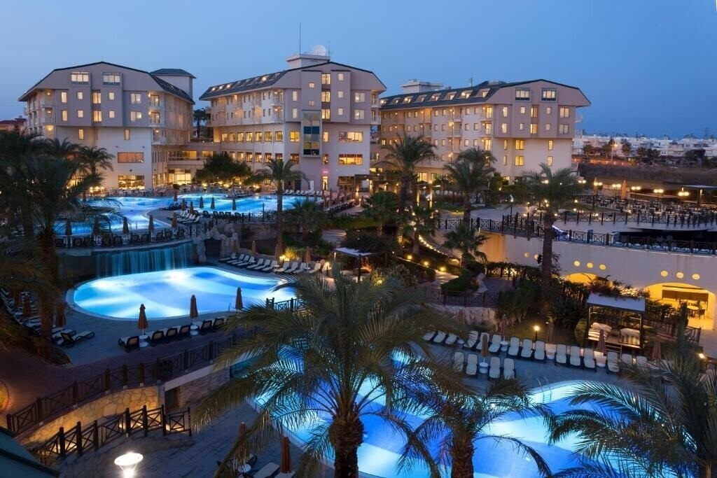 Отель Novum Garden Side 5*