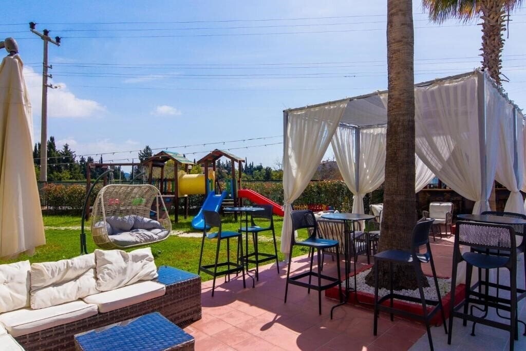 New Garden Apart Hotel 3* суреті