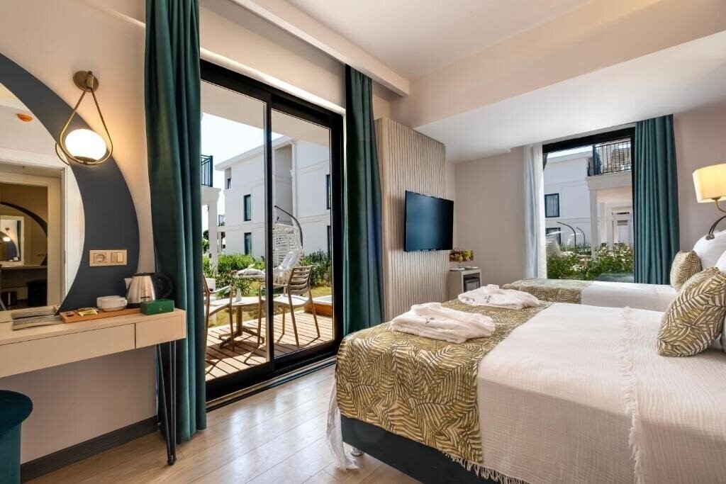 Benata Hotel 5* суреті