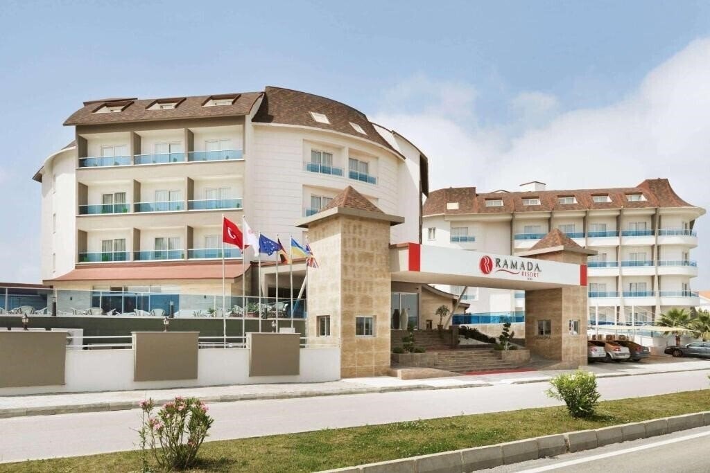 Ramada Resort by Wyndham Side (ex. Ramada Resort Side, 	The Colours West) 5* қонақ үйі