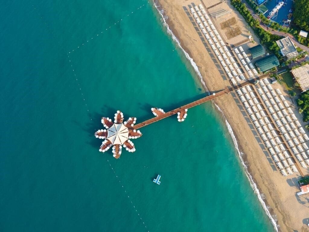 Отель Sueno Hotels Beach Side 5*