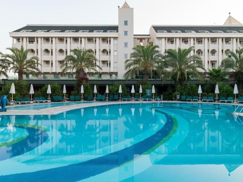 Отель Calimera Hane Garden 5*