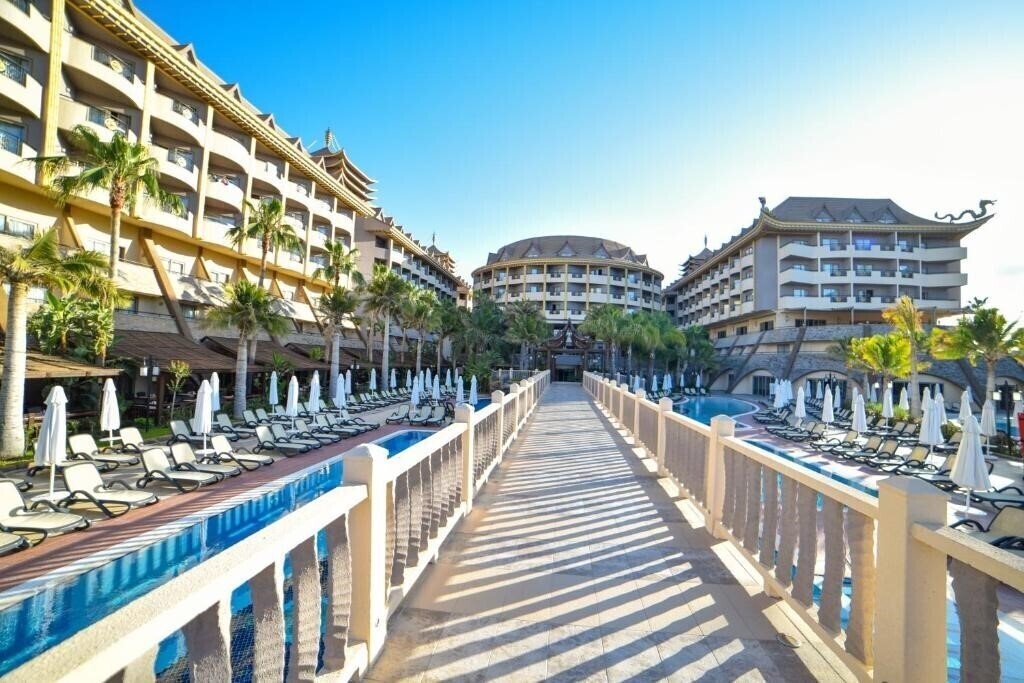Изображение Royal Dragon Hotel 5*