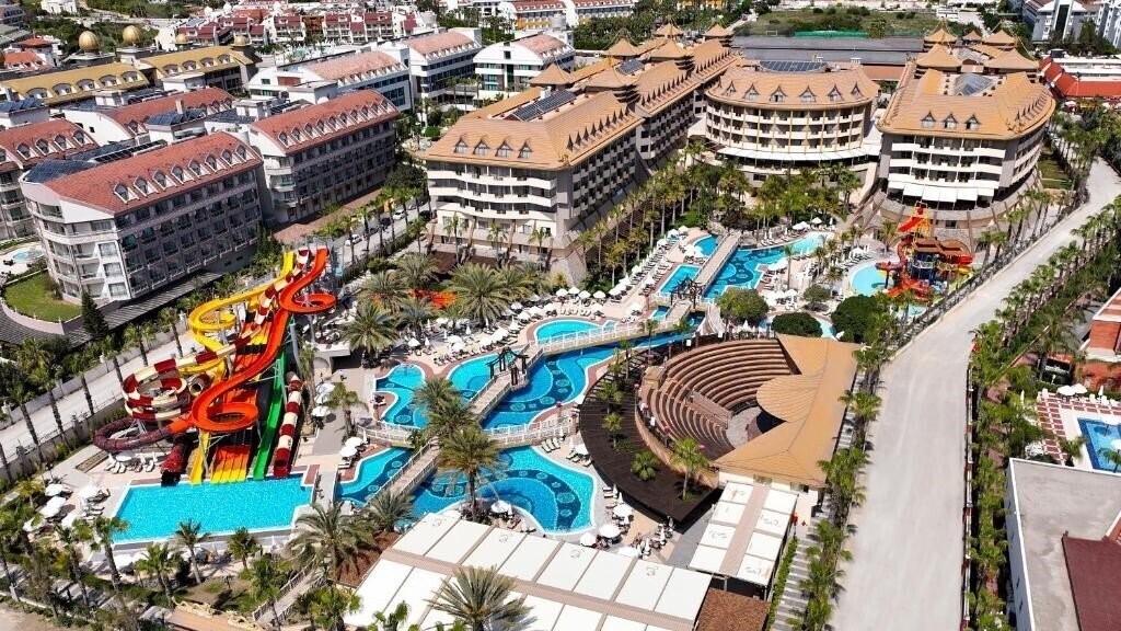 Royal Dragon Hotel 5* суреті