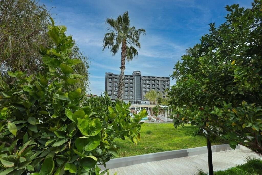 Отель SideKum Hotel 5*
