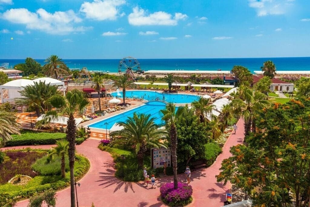 Club Hotel Turan Prince World 5* суреті