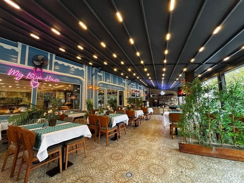 Blue House Hotel & Rooftop 3* суреті