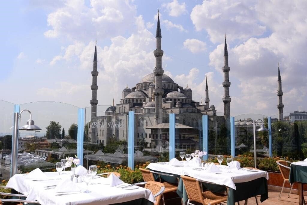 Изображение Blue House Hotel & Rooftop (ex. Blue House Hotel, Blue House Hotel Istanbul, Blue House Mavi Ev Hotel) 3*