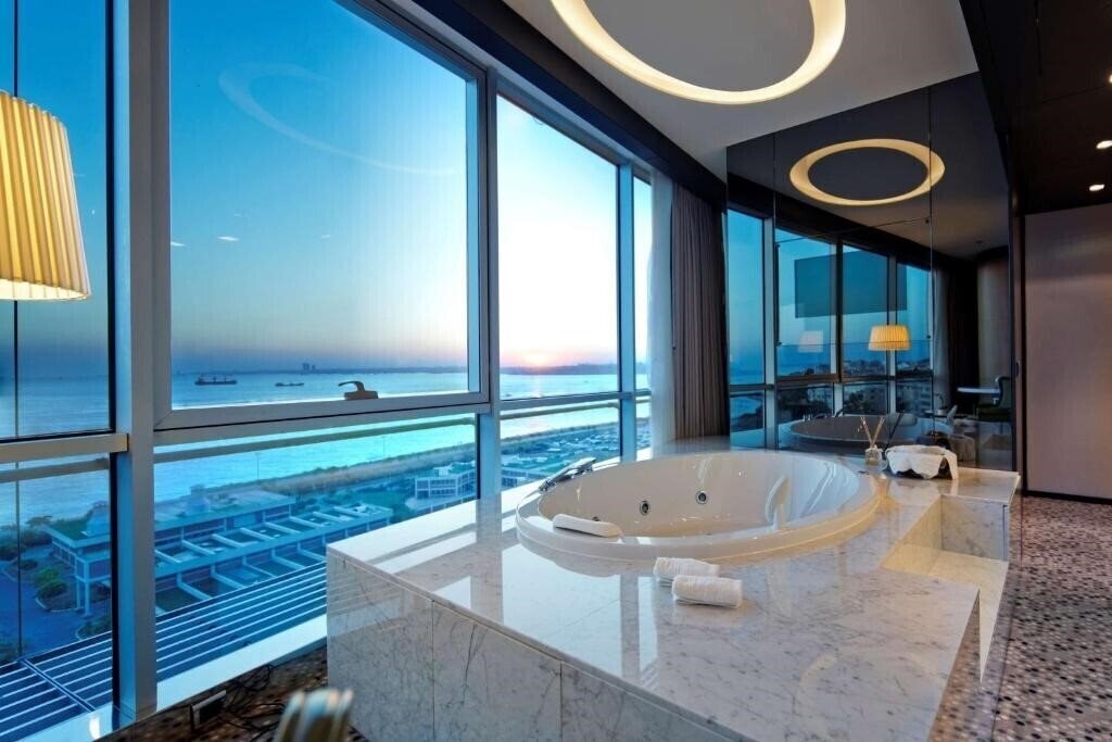 Фото DoubleTree by Hilton Istanbul Moda 5*