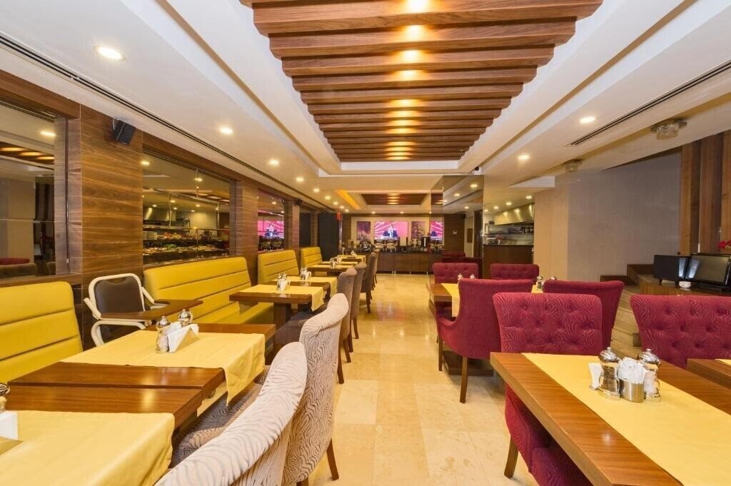 Darkmen Hotel 4* фотосуреті