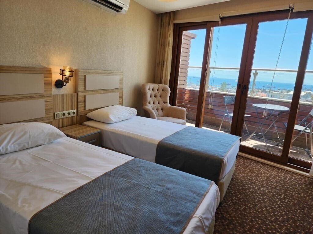 Фото Nanda Hotel 4*