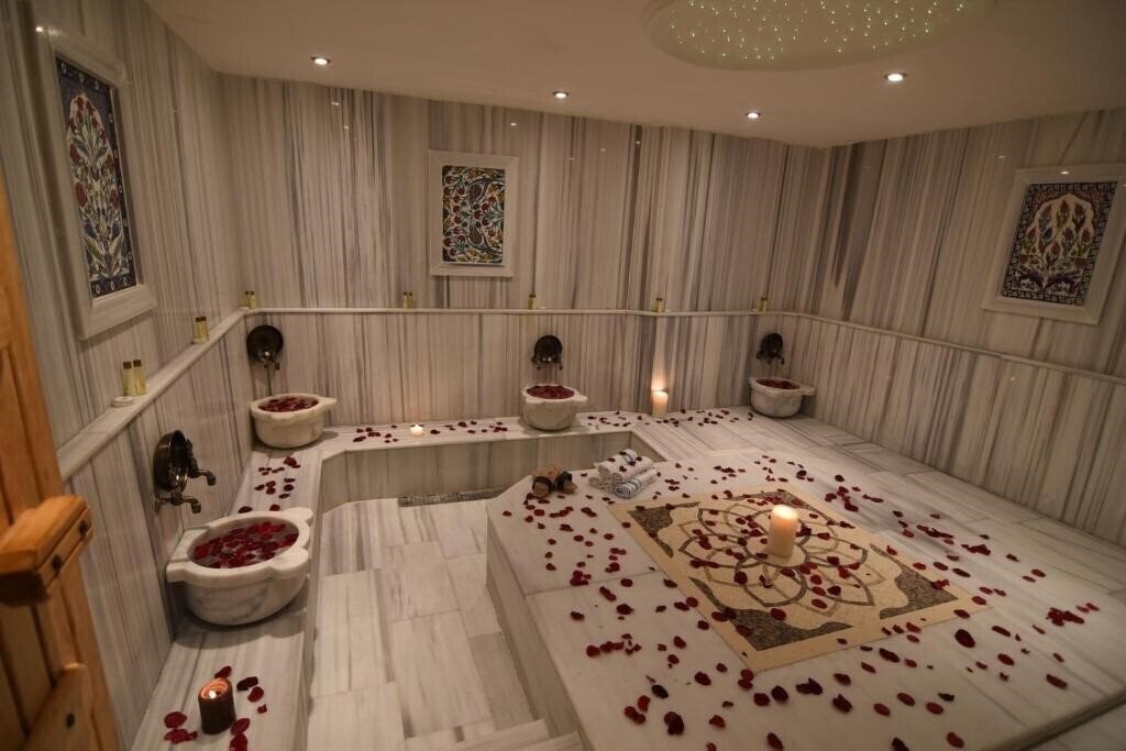 Фото Diamond Royal Hotel 3*