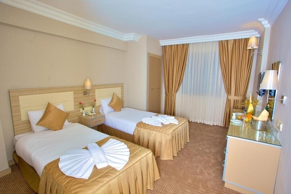 Отель Laleli Emin Hotel 3*