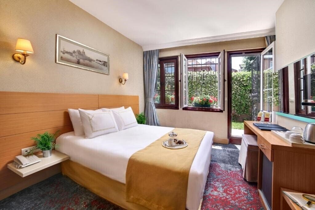 Фотография Almina Hotel (ex. Almina Hotel Istanbul, Almina Hotel & SPA) 4*