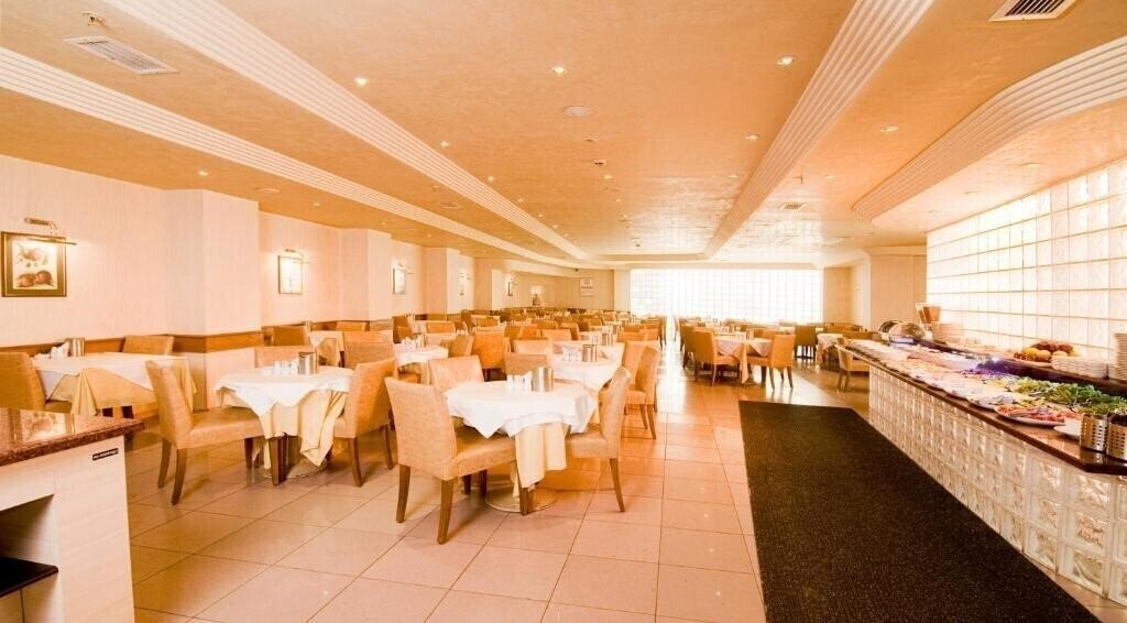 Hotel Buyuk Keban 3* суреті