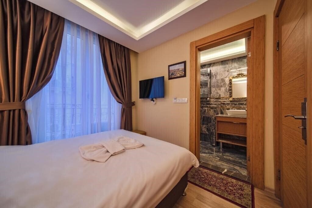 Фото Gulhane Corner Hotel 3*