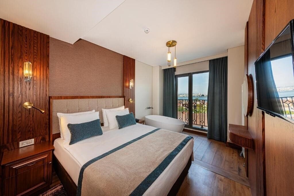 Triton Hotel (ex. Azade Hotel, Best Western Obelisk) 4* фотосуреті