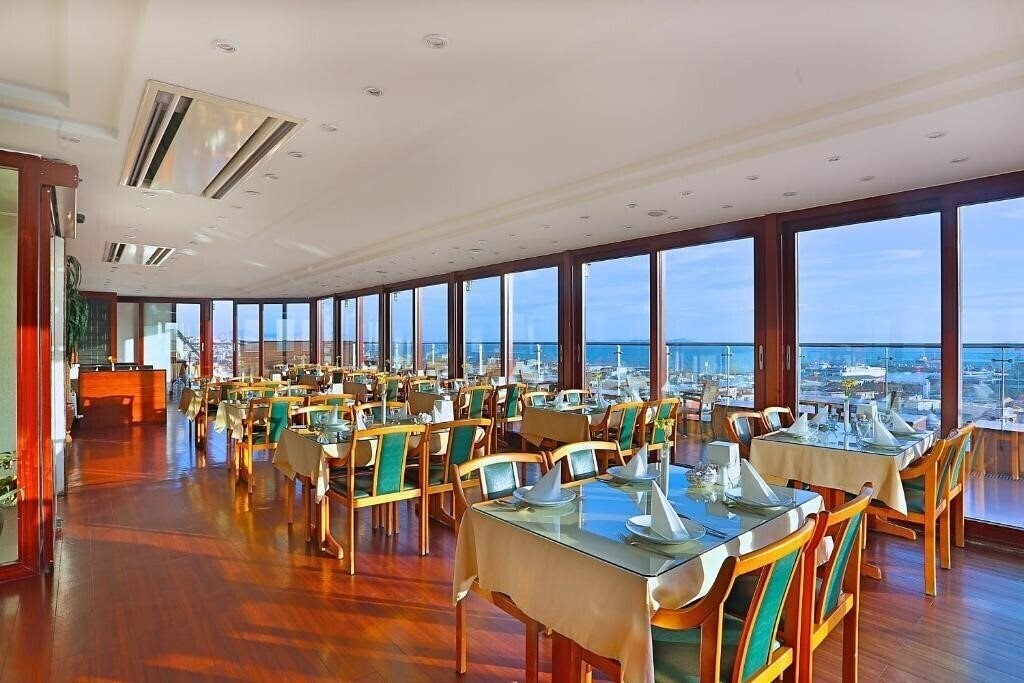 Grand Madrid 3* фотосуреті