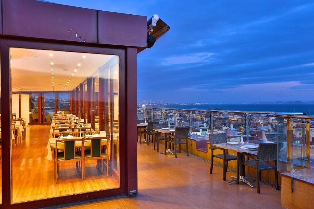 Grand Madrid 3* суреті