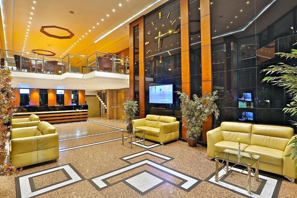 Grand Madrid 3* суреті