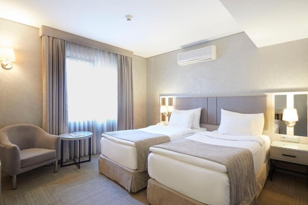 Фото Hotel Polatdemir (ex. Polatdemir, Polat Demir Hotel Laleli) 3*